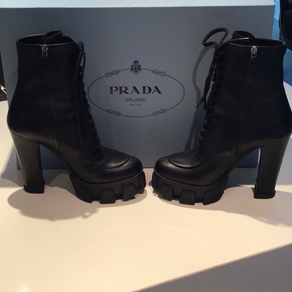 PRADA LEATHER BOOTS - Picture 4 of 7